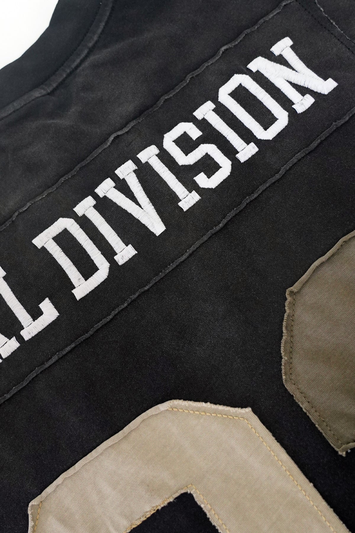UNIFORM 001 Division Tee - Vintage Black