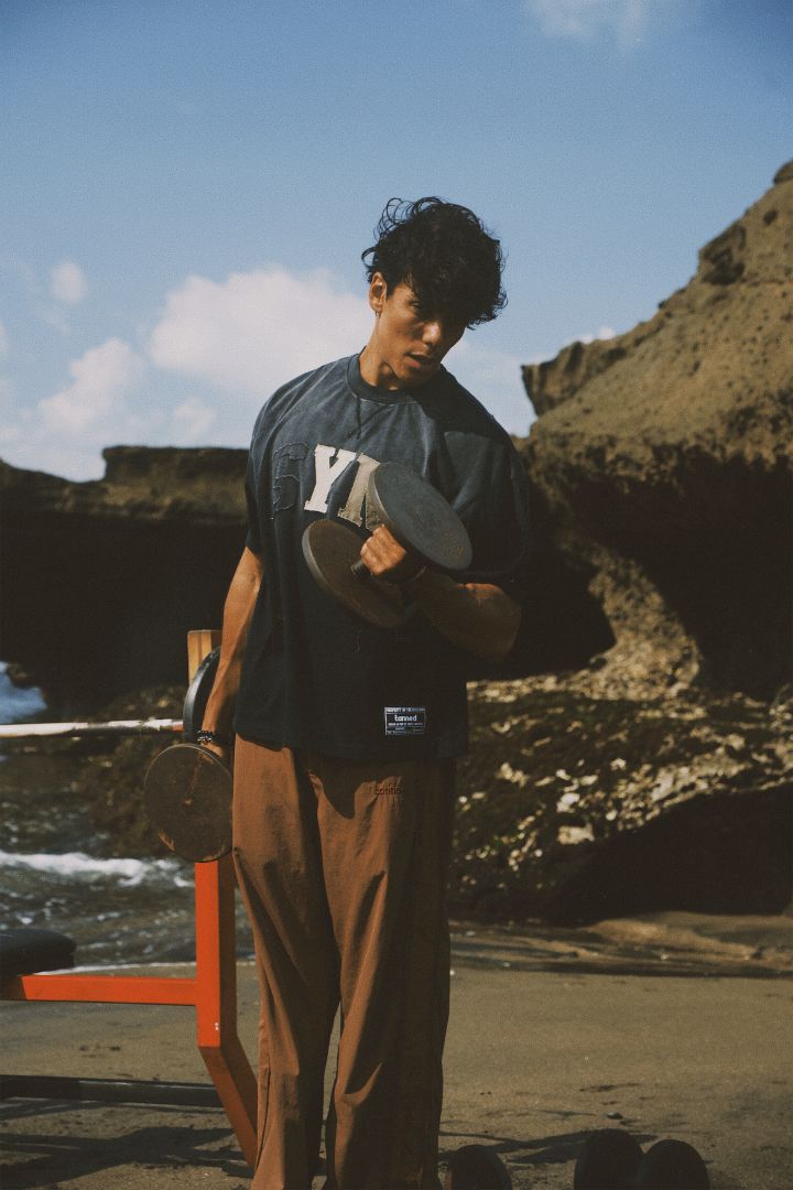 UNIFORM 001 Division Tee - Vintage Black