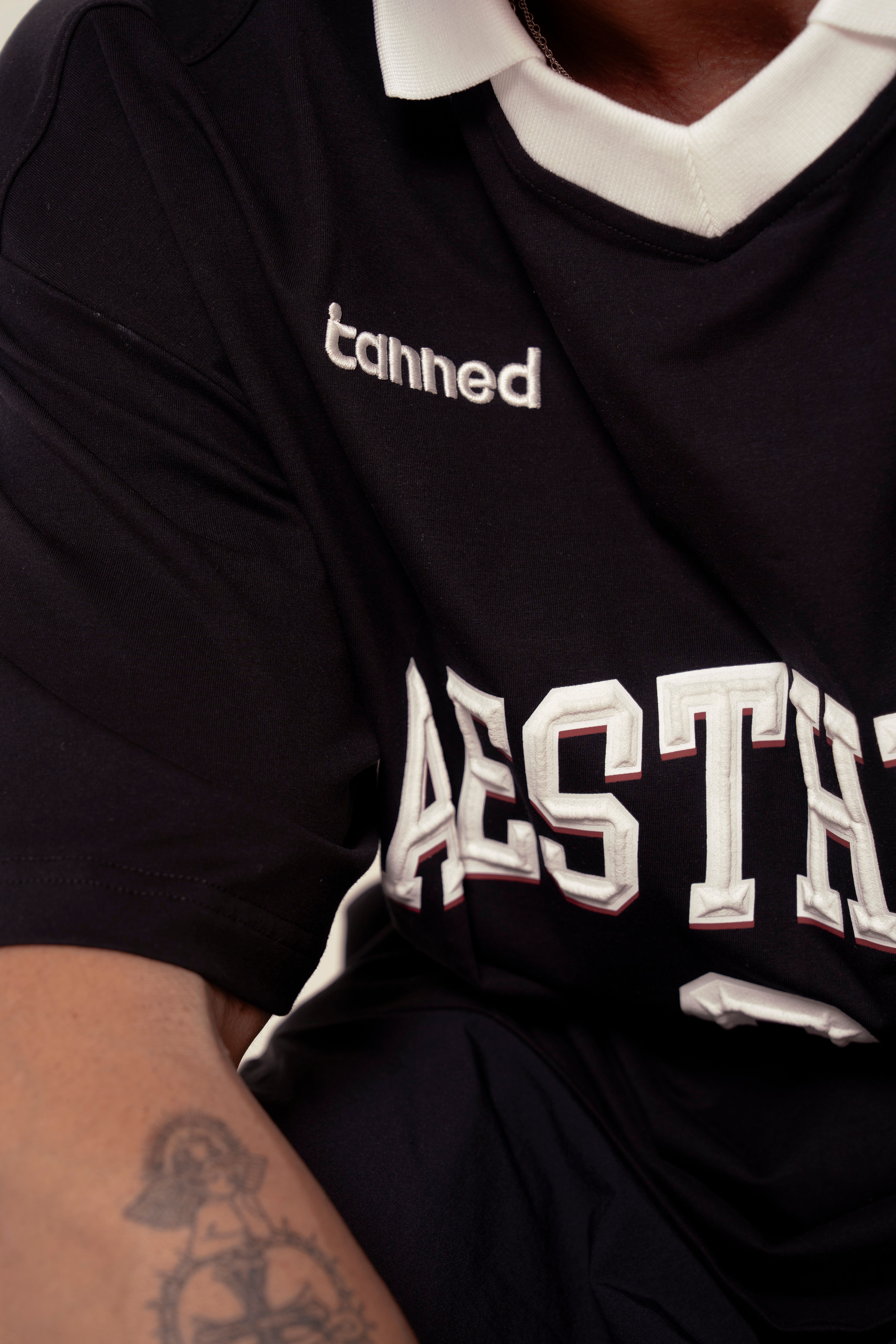 Base Aesthetic 01 Collar Tee